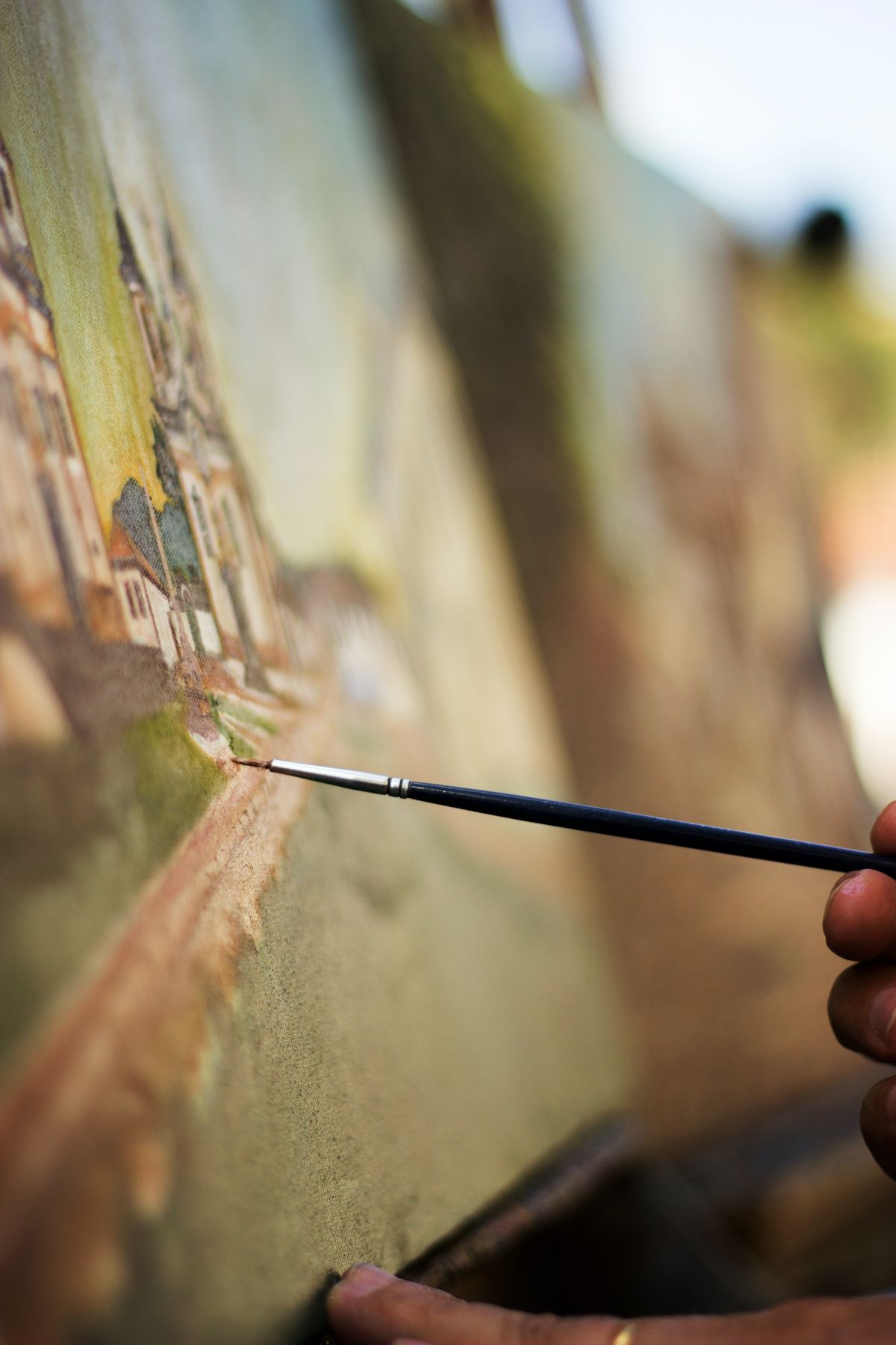 The Best Paint Brushes for Oil Painting to Get Your Creative Juices Flowing